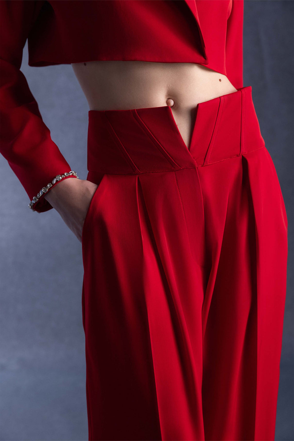 Lux Rubra Women's Suit